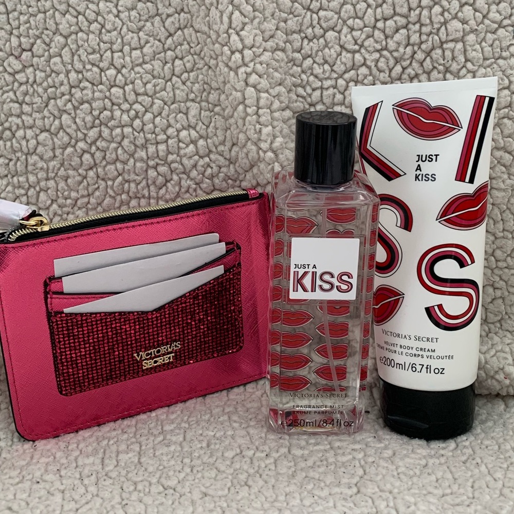 Bundle VS beauty and accessory